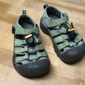 Keen slip on sandals/water shoes
